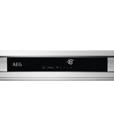 AEG TAB7N12EF Congelador vertical integrable de 122,4 x 55,6 cm, Puerta fija